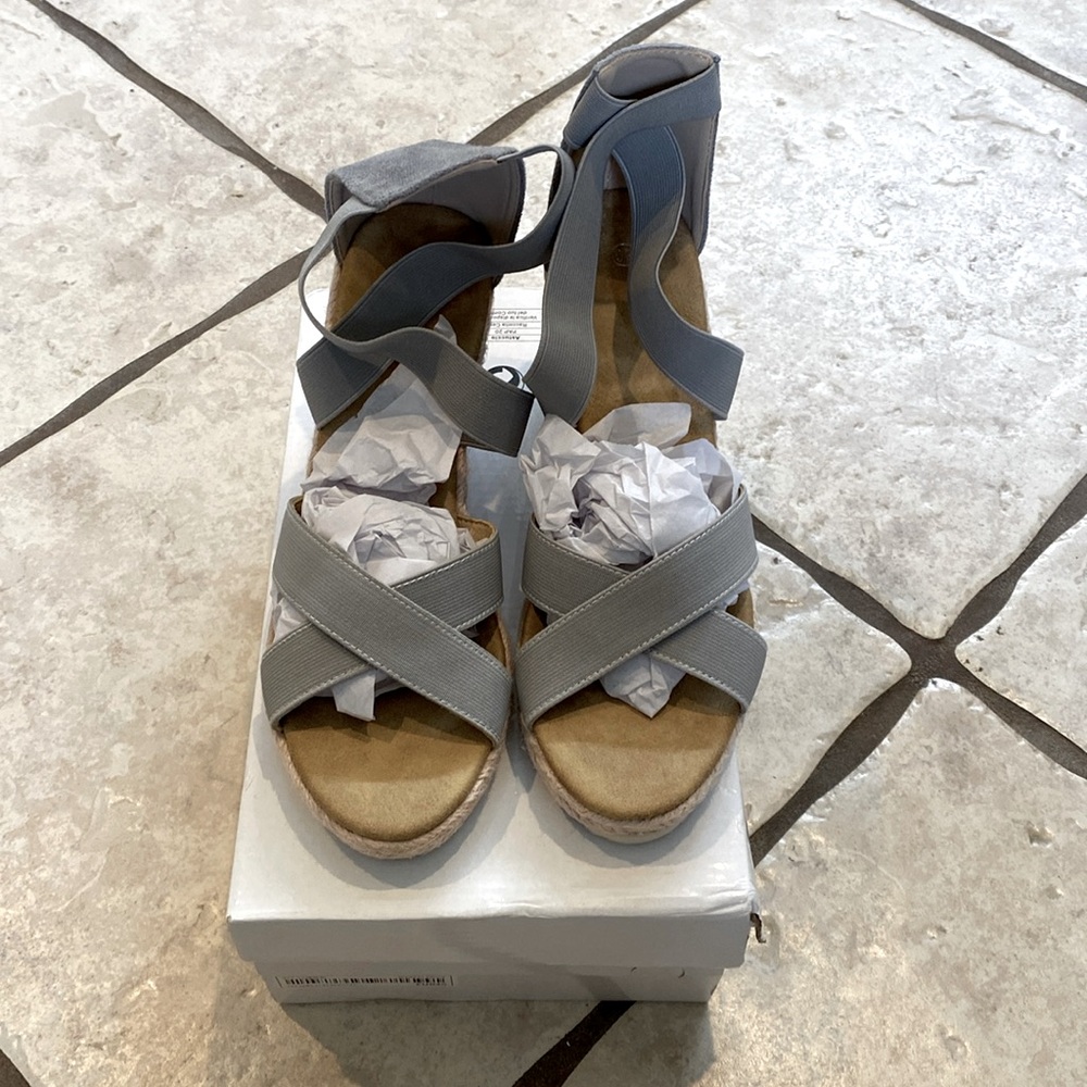 NWT Criss Cross Espadrille Wedge Sandals - Size EUR 40 (US 9)